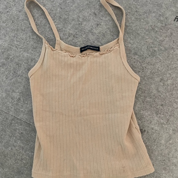 Brandy Melville tanks, gently used. Good condition - Picture 1 of 2